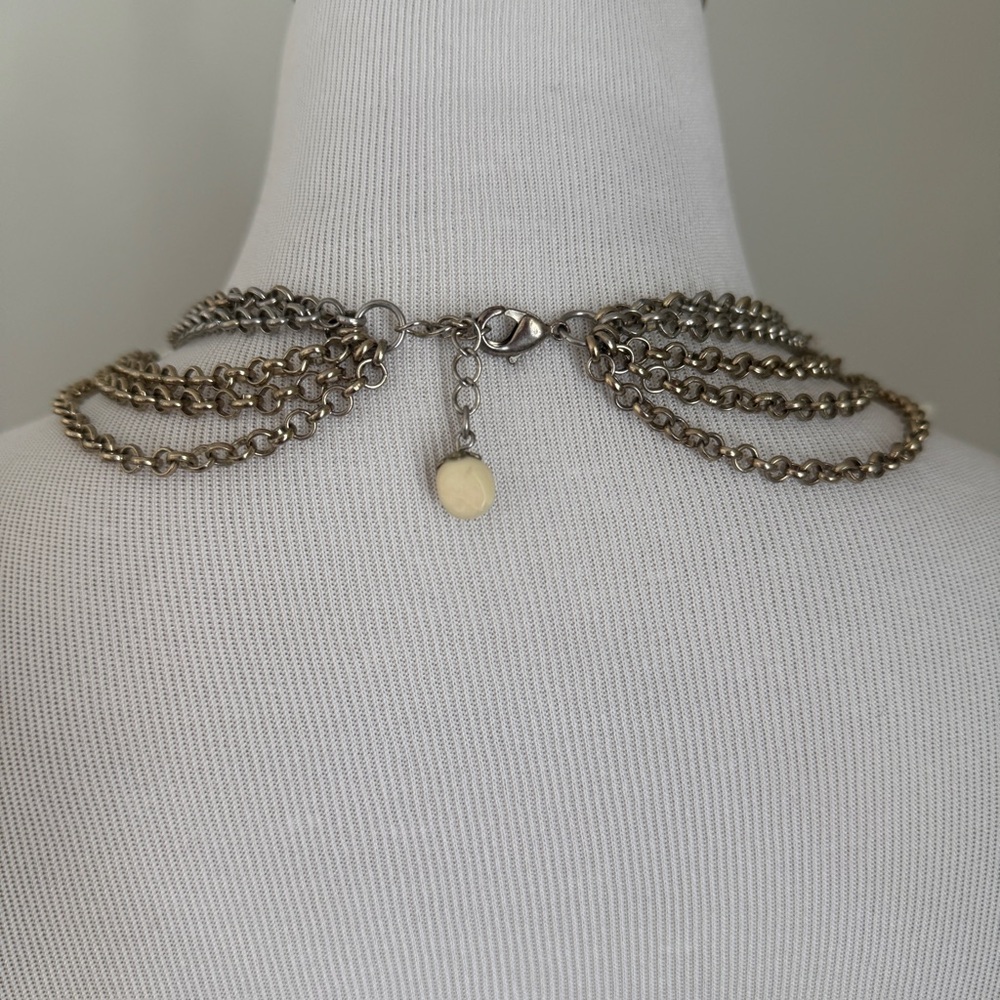 Chic Chunky Statement Necklace - Picture 3 of 4